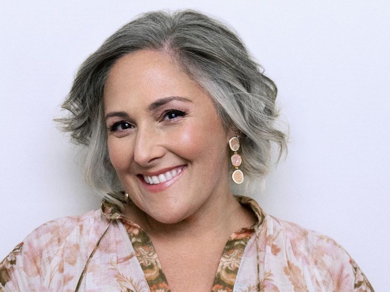 Ricki Lake's 10 Stone Weight Loss - What a Dedication! She's Open About Challenges